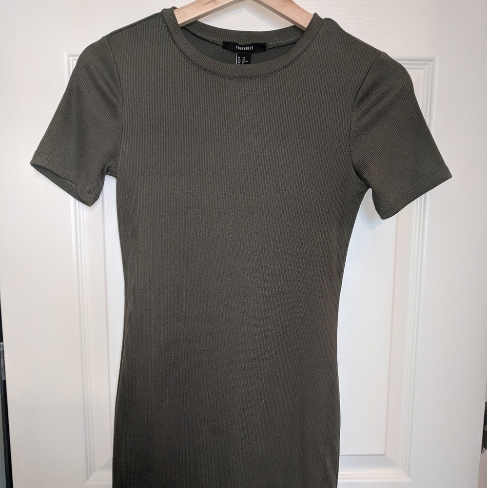 Green t shirt dress